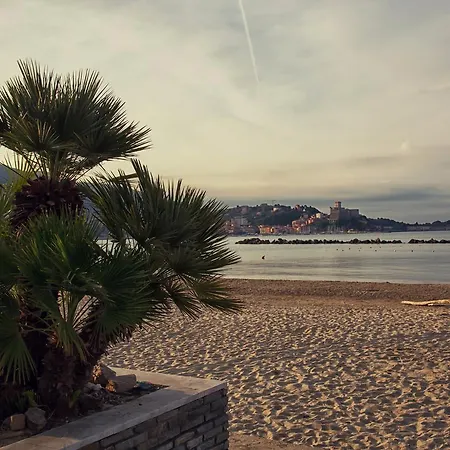 Pino Dependance 3* San Terenzo